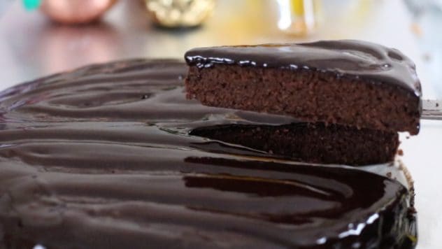 keto chocolate torte, keto chocolate torte recipe, low carb chocolate torte, low carb chocolate torte recipe, keto flourless chocolate torte, low carb flourless chocolate torte, gluten free chocolate torte, keto bourbon chocolate torte, keto chocolate bourbon torte, sugar free chocolate torte