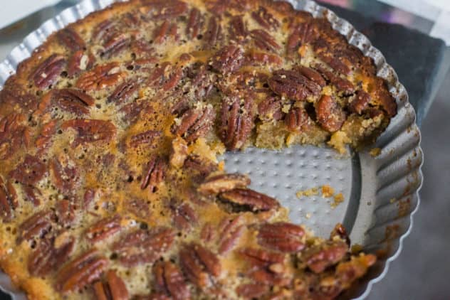 keto pecan pie, low can pecan pie, keto pecan pie recipe, low carb pecan pie recipe, sugar free pecan pie, sugar free pecan pie recipe