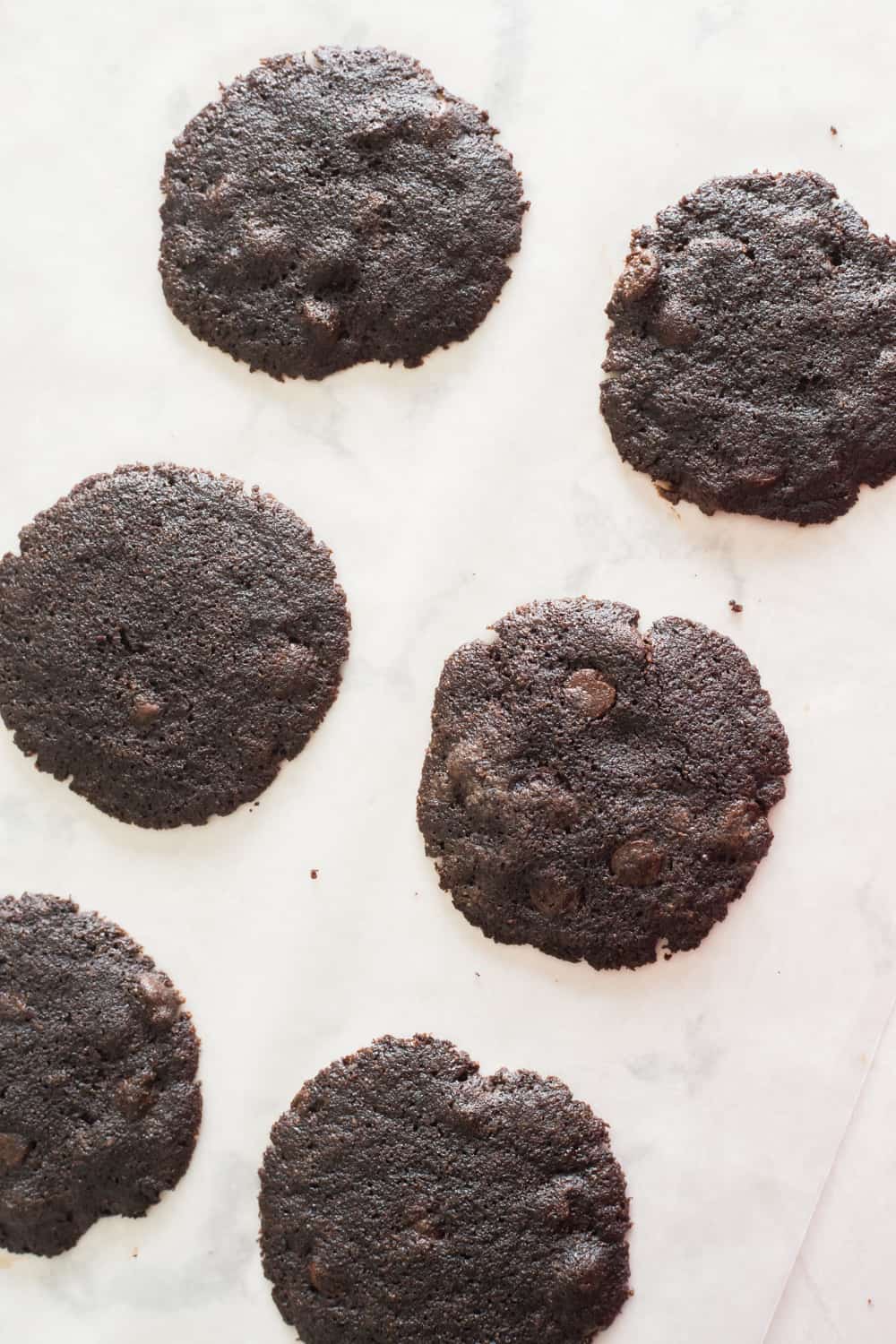 keto double chocolate chip cookies, keto chocolate cookies with coconut flour, coconut flour cookies, coconut flour cookies keto, coconut flour cookies recipe, keto coconut flour cookies, low carb coconut flour cookies, cookies with coconut flour,