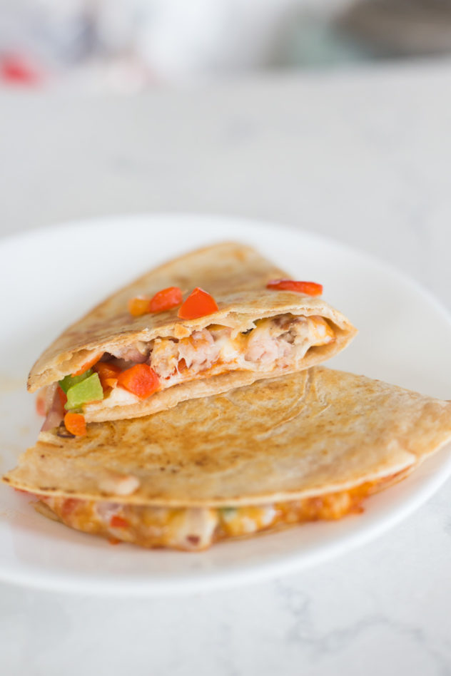 keto quesadilla, keto quesadilla recipe, keto quesadillas, keto quesadillas recipe, low carb quesadilla, low carb quesadilla recipe, low carb quesadillas, mama lupes low carb tortillas, mama lupes tortillas, how to make keto quesadillas, easy keto quesadillas