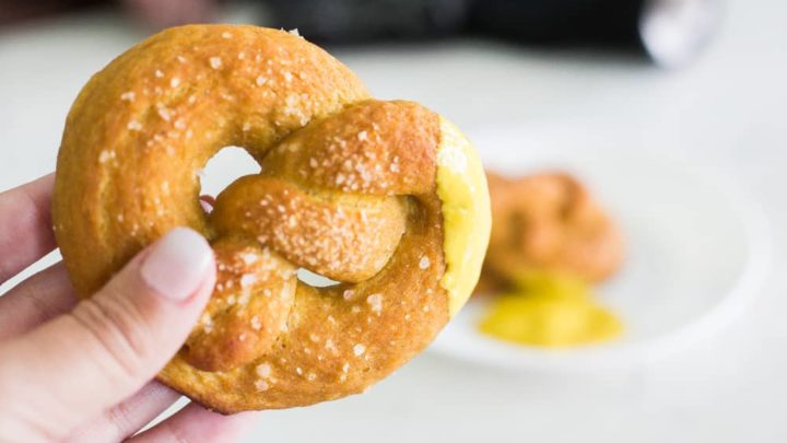 keto pretzels, low carb pretzels, keto pretzels recipe, low carb pretzel recipe, how to make keto pretzels, keto friendly pretzels, the hungry elephant,