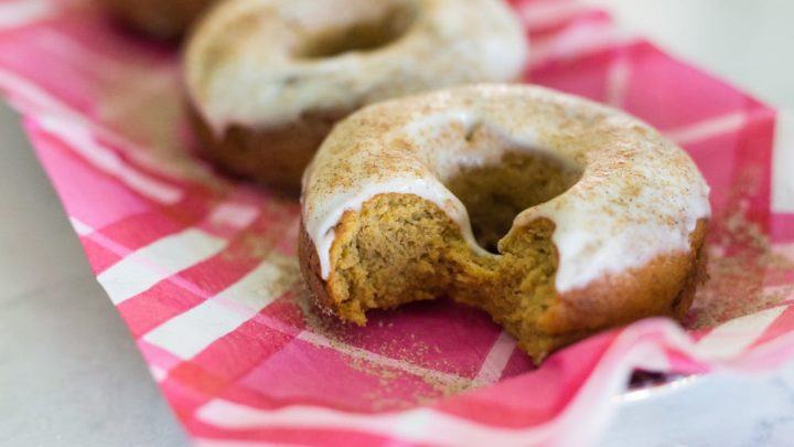 Keto Pumpkin Spice Donuts, low carb pumpkin spice donuts, keto pumpkin spice donut recipe, low carb pumpkin spice donut recipe, keto pumpkin donut, low carb pumpkin donut, gluten free pumpkin donuts, gluten free pumpkin spice donuts