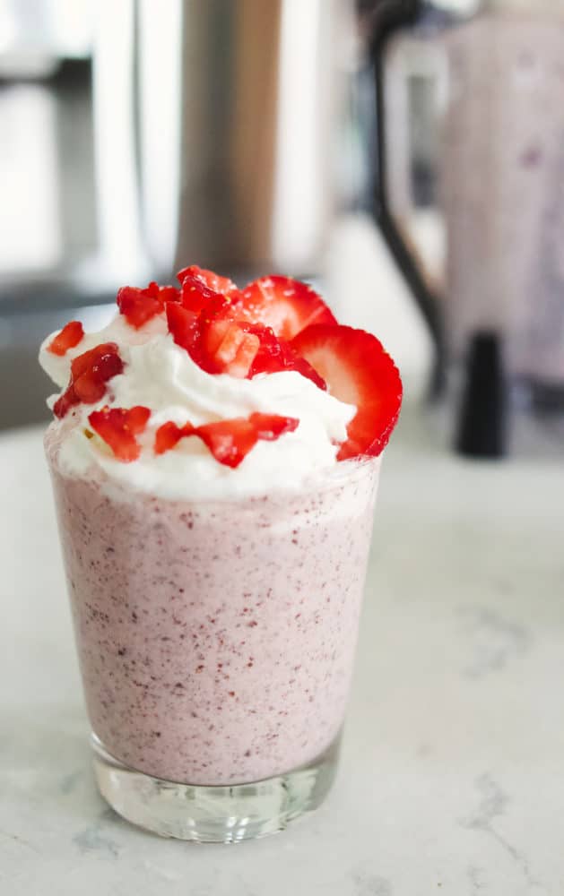 keto strawberry milkshake, keto strawberry smoothie, keto strawberry milkshake recipe, keto strawberry milkshake no added sugar, keto milkshake recipe, keto milkshake no added sugar, how to make a low carb milkshake, low carb milkshake, low carb strawberry milkshake,