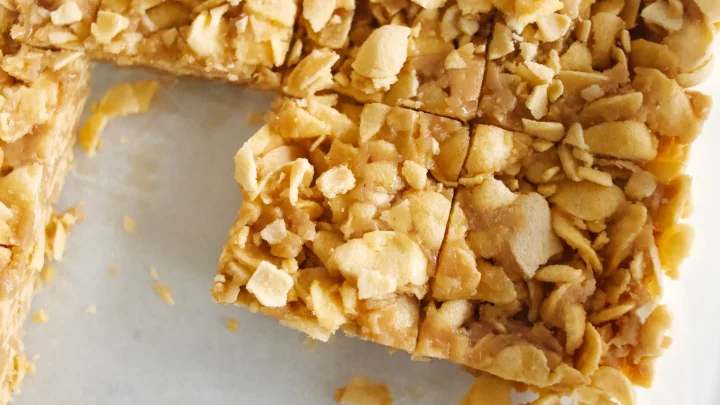 Keto peanut butter bars, no bake keto peanut butter bars, keto peanut butter squares, no bake keto peanut butter squares, no bake peanut butter squares, how to make peanut butter squares, peanut butter bars, how to make peanut butter bars, no sugar peanut butter bars, sugar free peanut butter bars, low carb peanut butter bars, low carb peanut butter squares